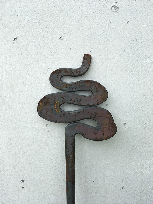 Squaggle Garden Stakes